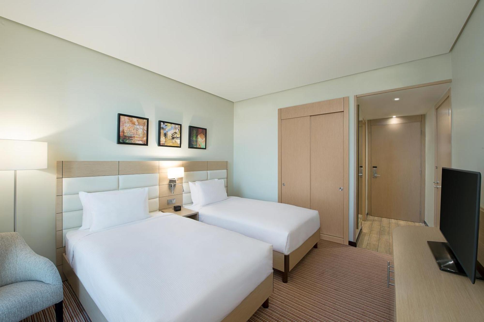 Hilton Garden Inn Αλ Κομπάρ Εξωτερικό φωτογραφία