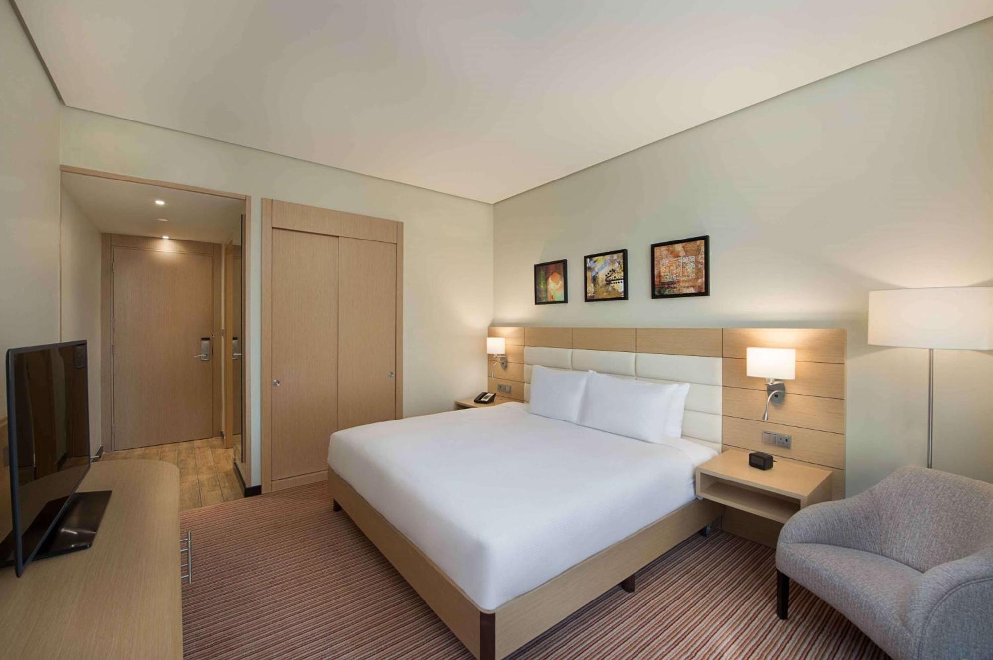 Hilton Garden Inn Αλ Κομπάρ Εξωτερικό φωτογραφία