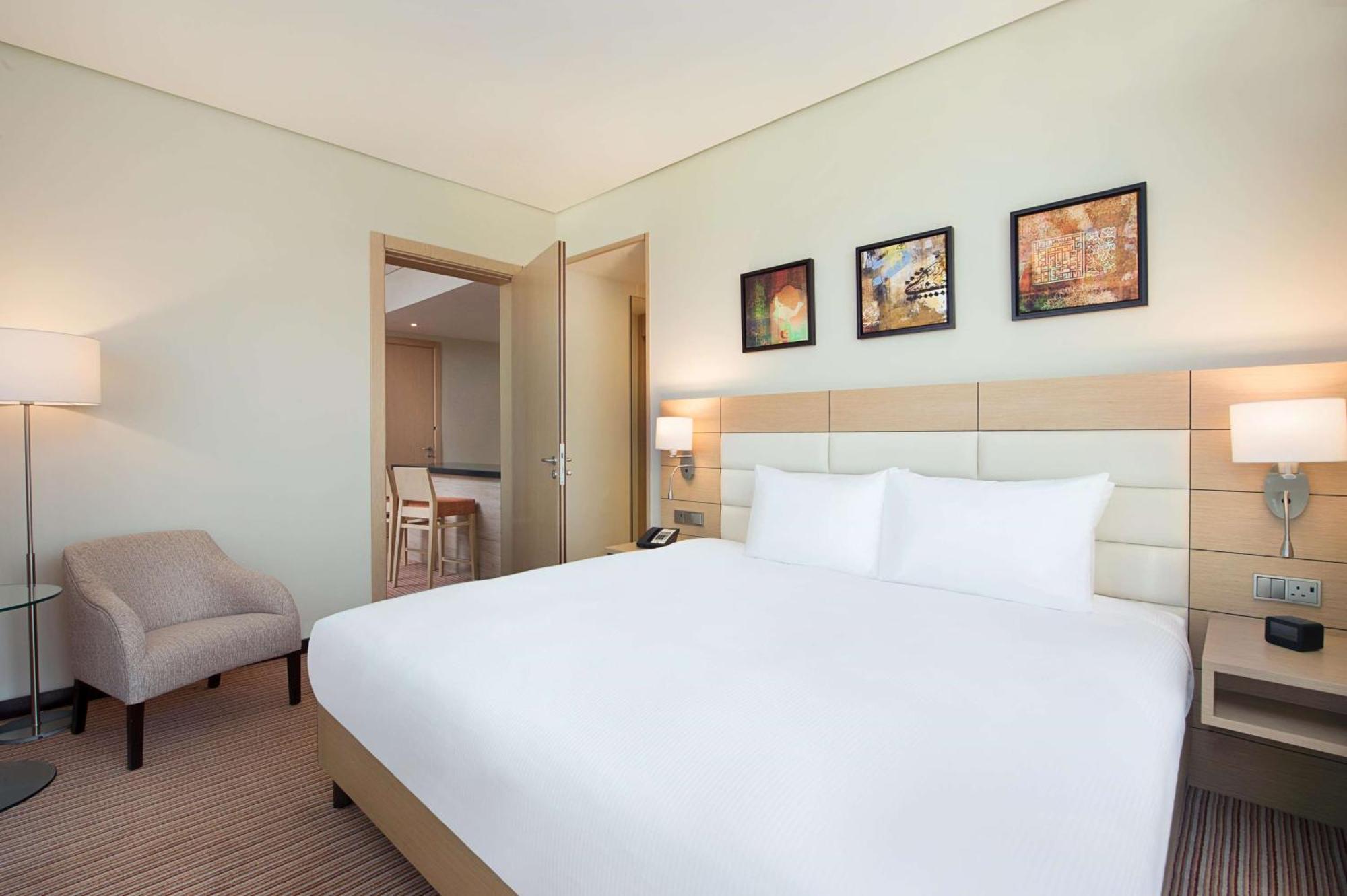 Hilton Garden Inn Αλ Κομπάρ Εξωτερικό φωτογραφία