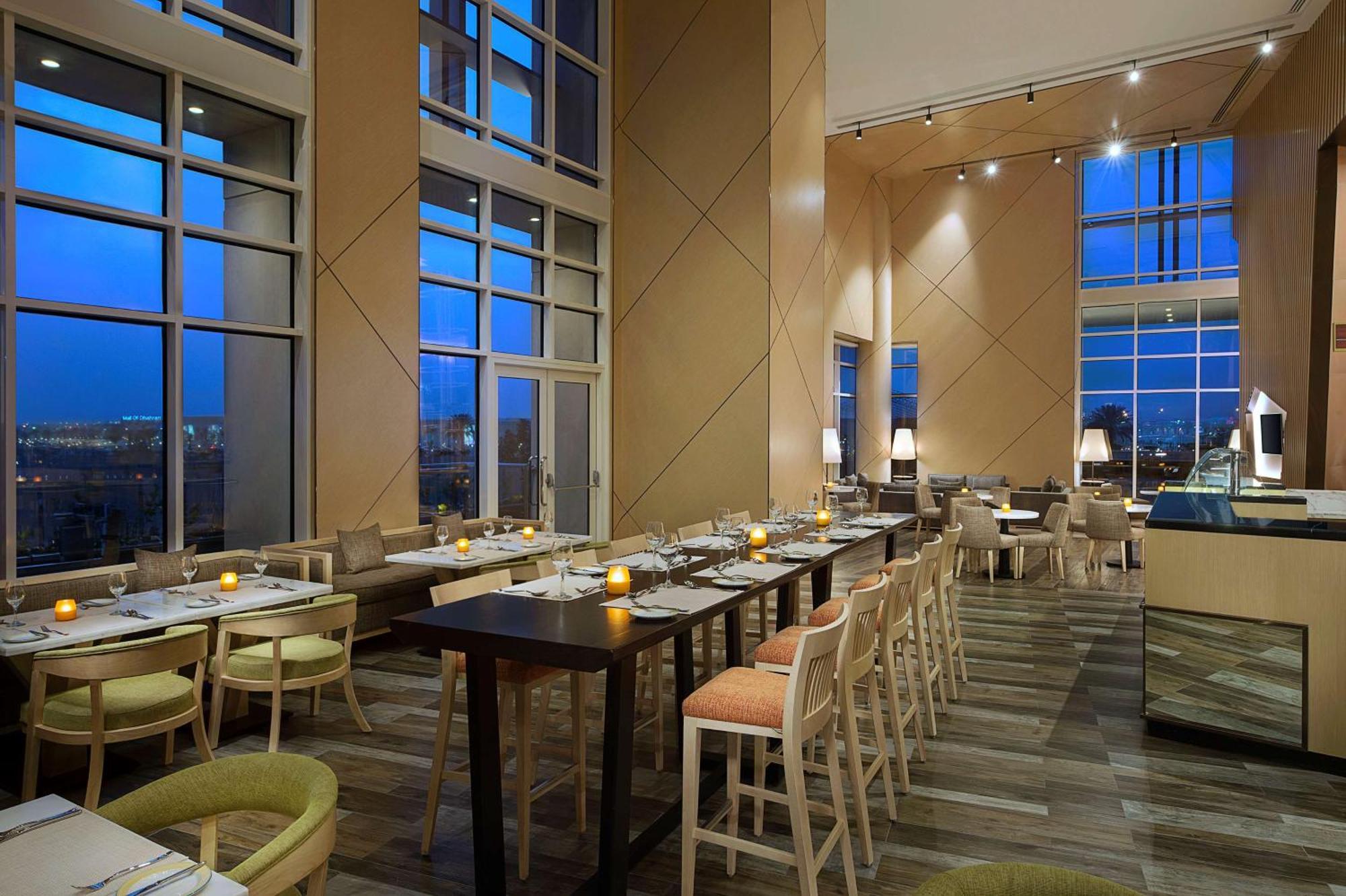 Hilton Garden Inn Αλ Κομπάρ Εξωτερικό φωτογραφία